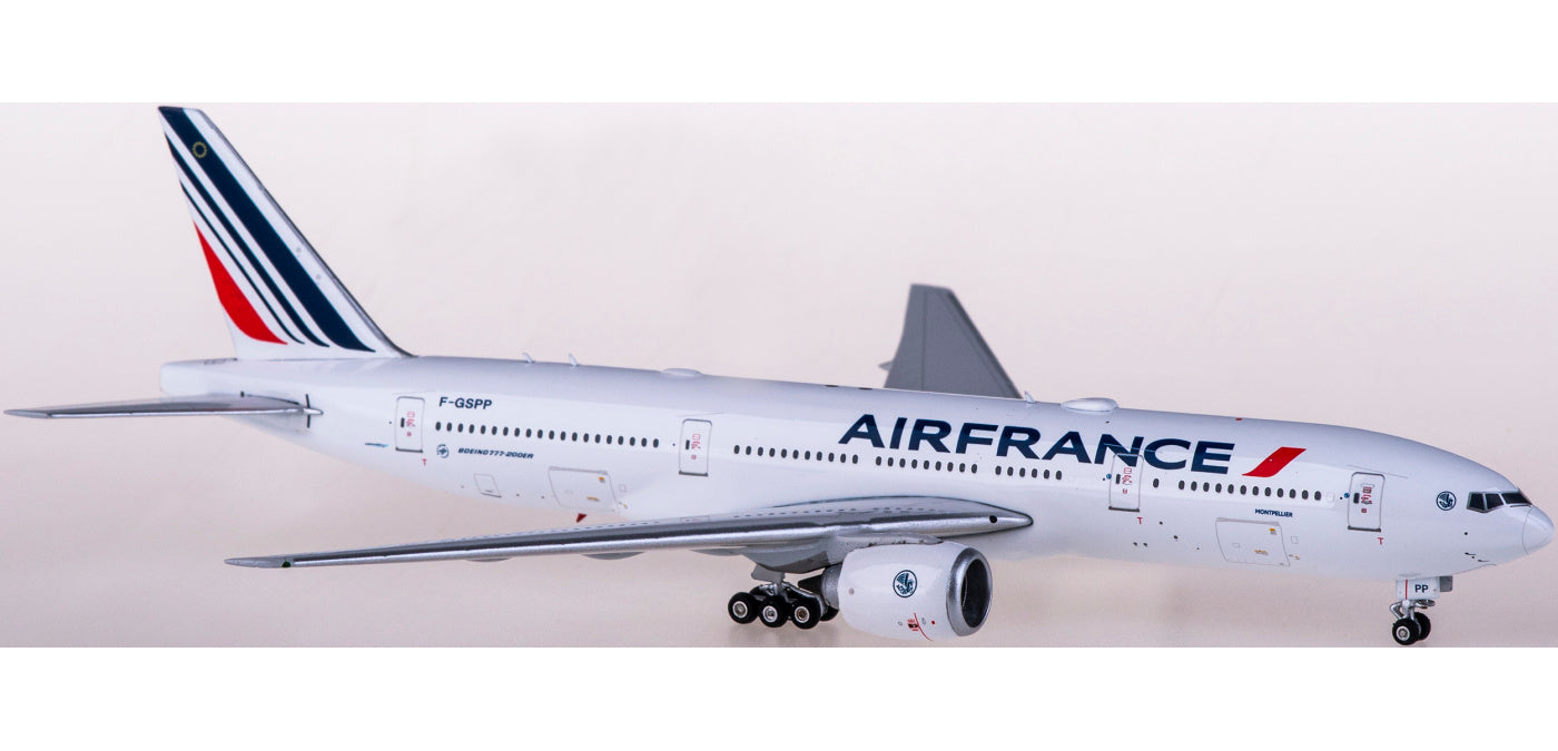1:400 Phoenix PH04401 Air France Boeing 777-200ER F-GSPP+Free Tractor