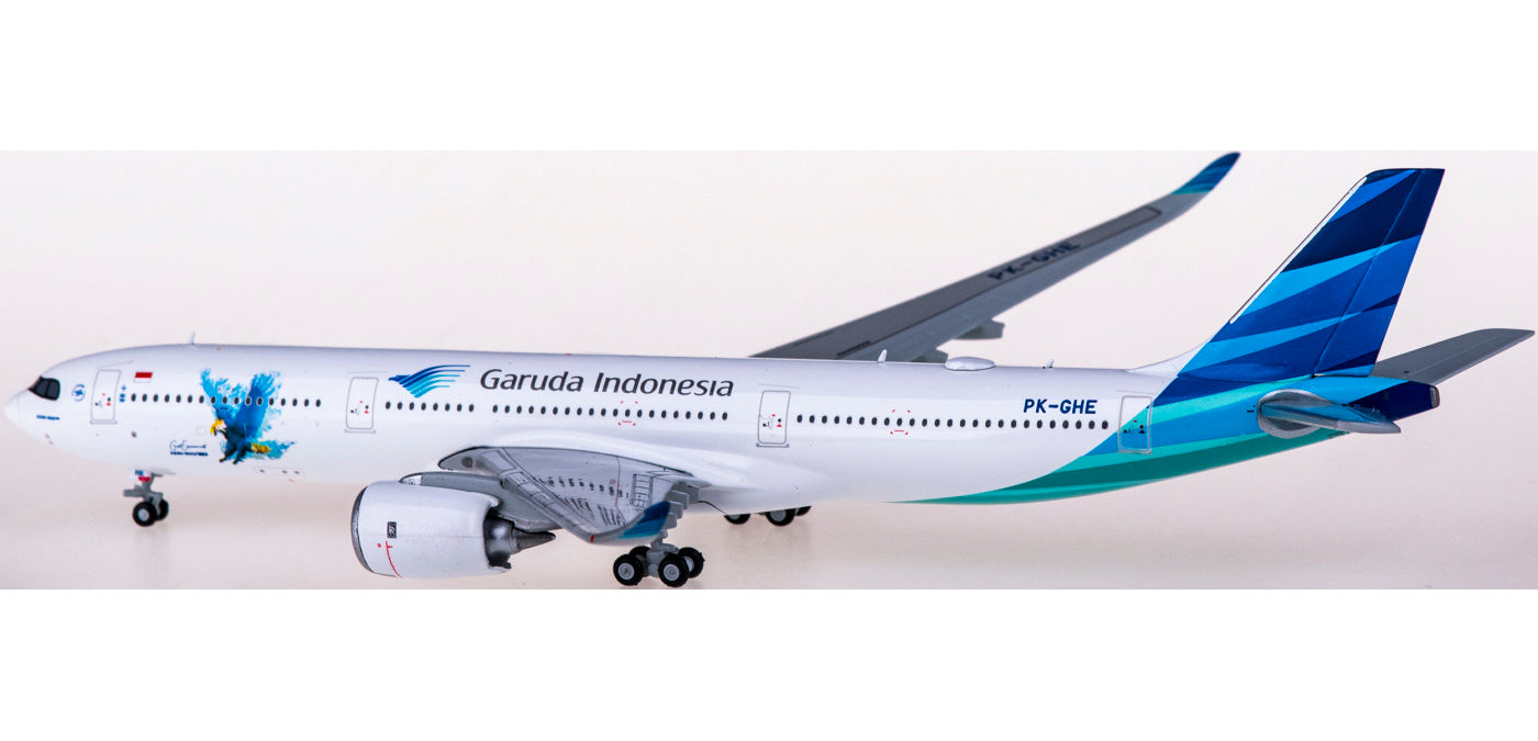 1:400 JC Wings XX4484 Garuda Indonesia Airbus A330-900neo PK-GHE+Free Tractor