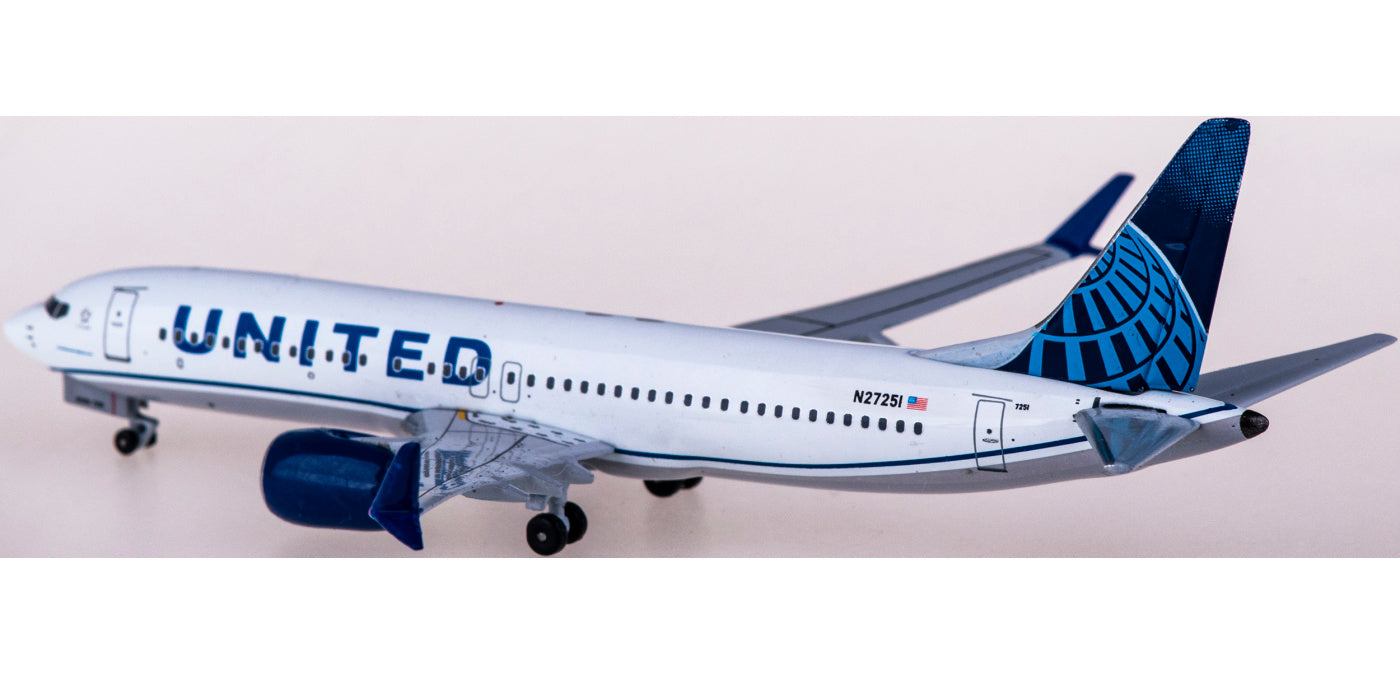 1:400 AeroClassics AC411022 United Airlines Boeing 737 MAX 8 N27251 Aircraft Model+Free Tractor