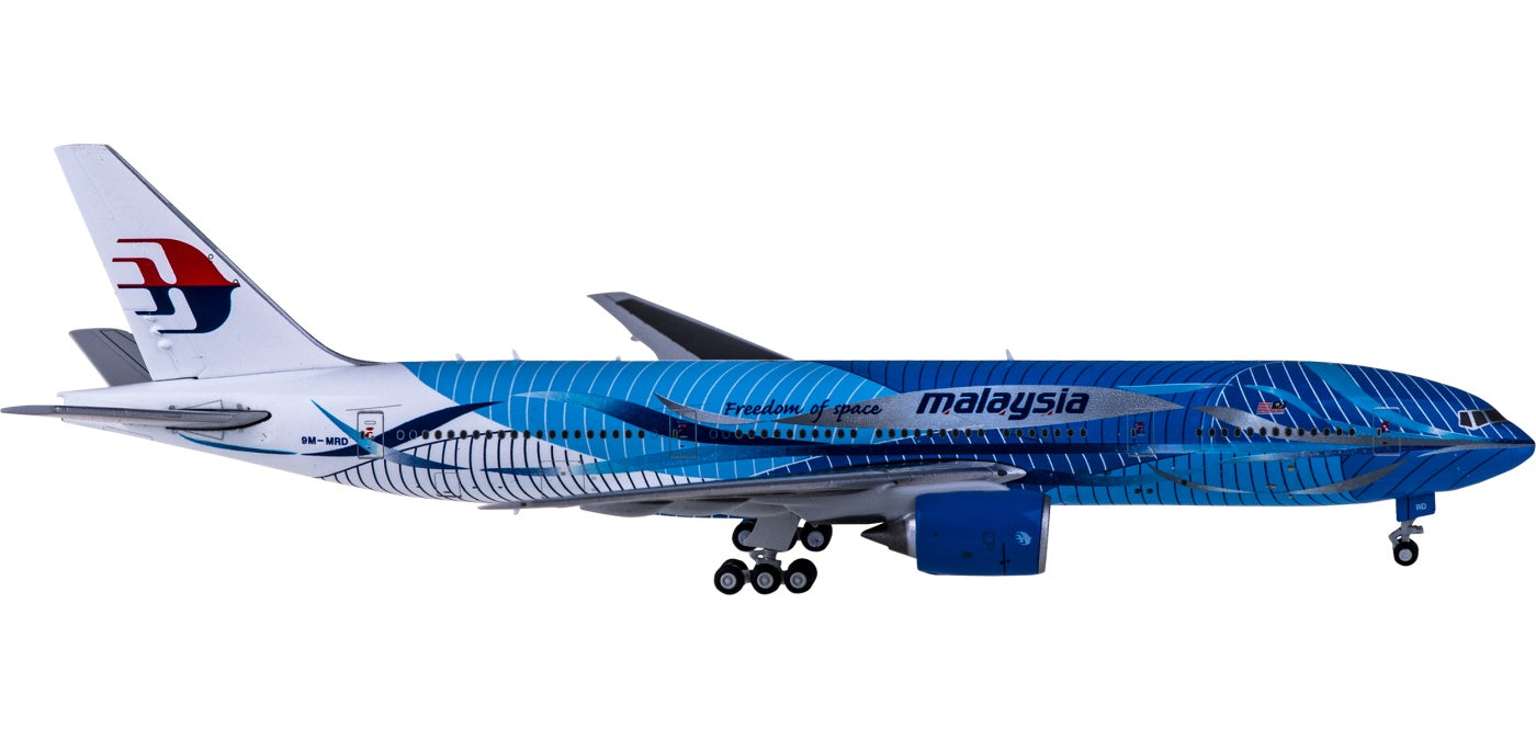 1:400 JC Wings XX4485 Malaysia Airlines Boeing 777-200ER 9M-MRD Aircraft Model+Free Tractor
