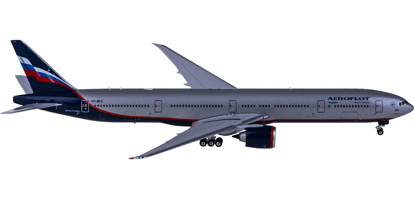 1:400 Phoenix PH11699 Aeroflot Boeing 777-300ER VP-BFC+Free Tractor