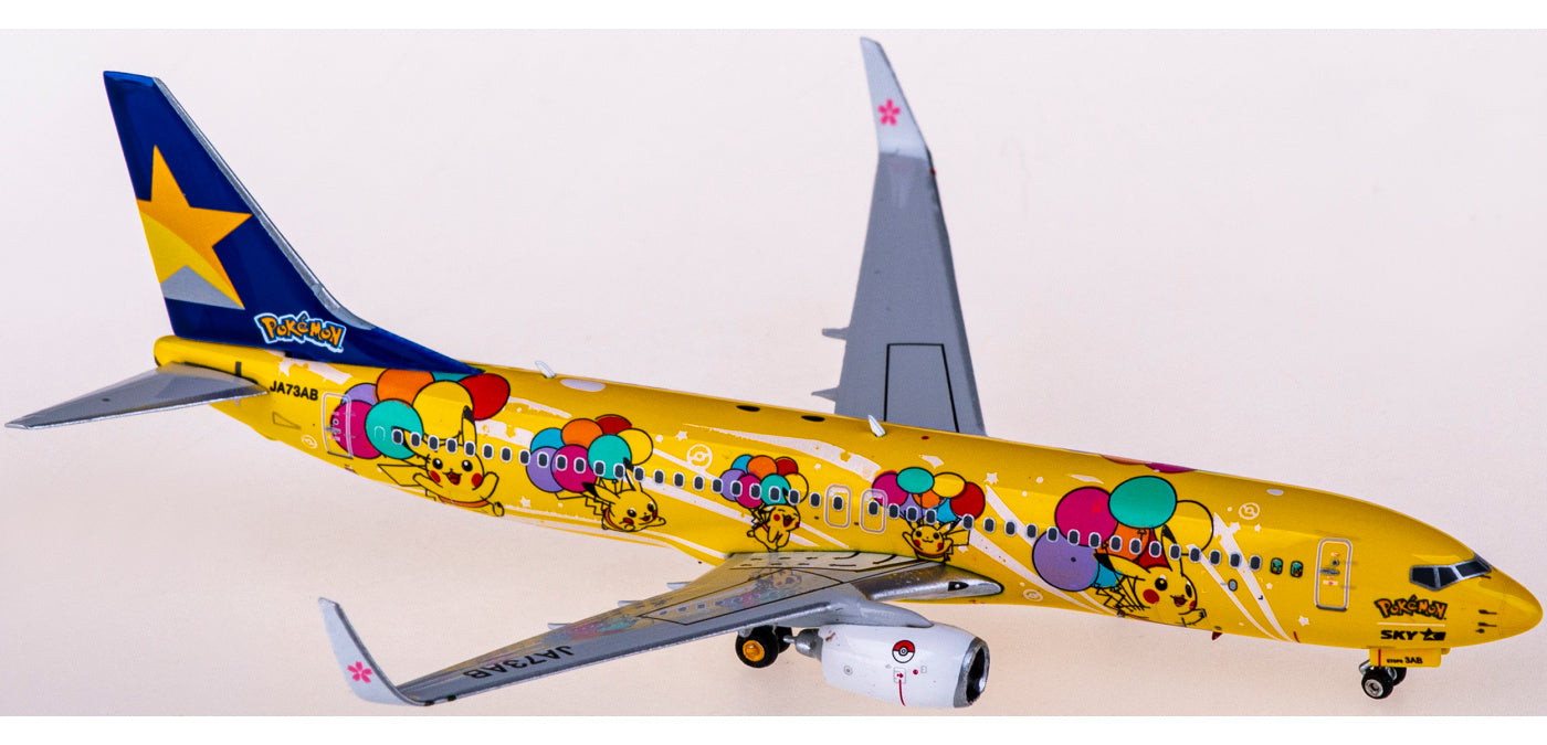 1:400 Phoenix PH04408 Skymark Airlines Boeing 737-800 JA73AB+Free Tractor
