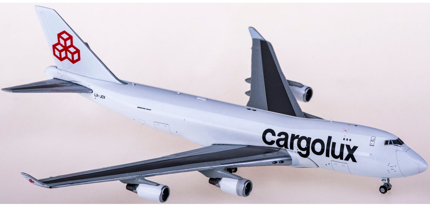 1:400 JC Wings XX4206 Cargolux Cargo Boeing 747-400F LX-JCV Aircraft Model+Free Tractor