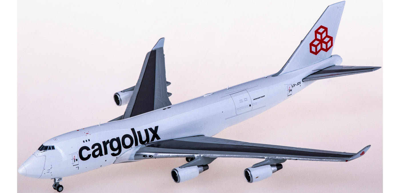 1:400 JC Wings XX4206 Cargolux Cargo Boeing 747-400F LX-JCV Aircraft Model+Free Tractor