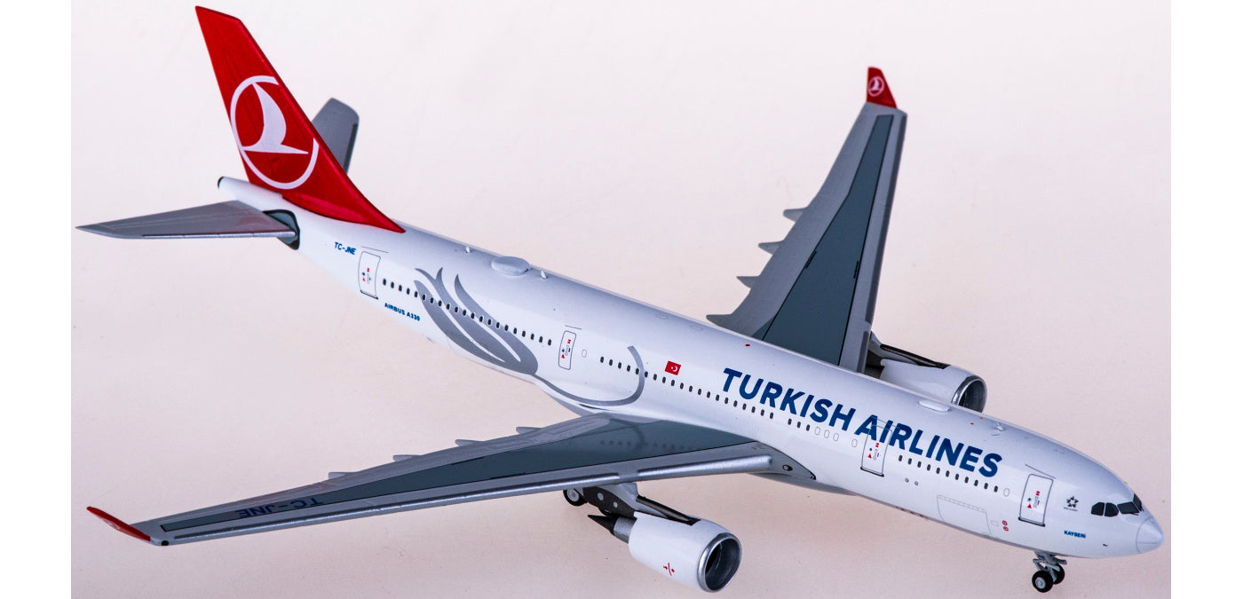 1:400 NG Models NG61033 Turkish Airlines Airbus A330-200 TC-JNE+Free Tractor