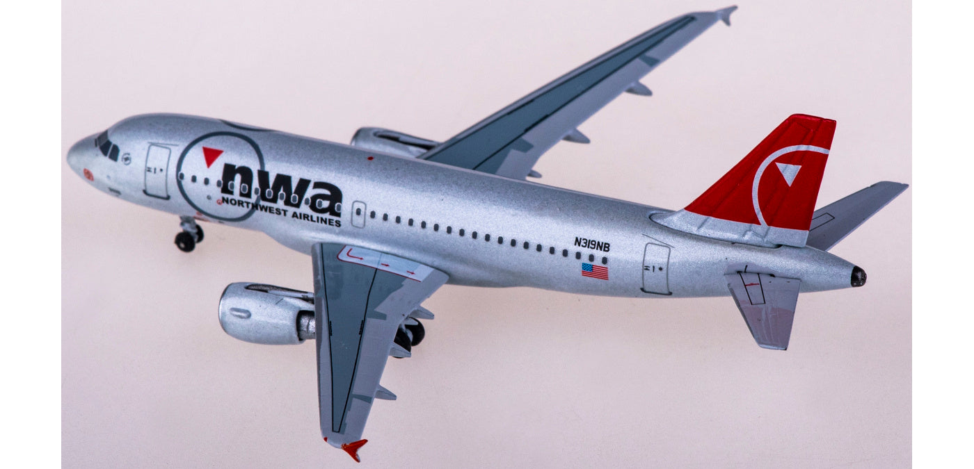 1:400 AeroClassics AC411021 Northwest Airlines Airbus A319 N319NB Aircraft Model+Free Tractor