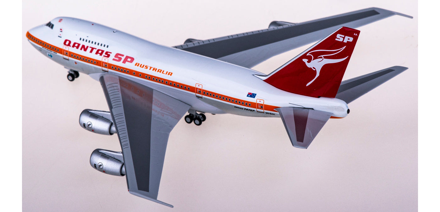 1:400 NG Models NG07009 Qantas Airways Boeing 747SP VH-EAA+Free Tractor