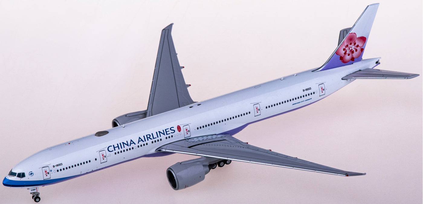 1:400 JC Wings XX4189 China Airlines Boeing 777-300ER B-18003+Free Tractor