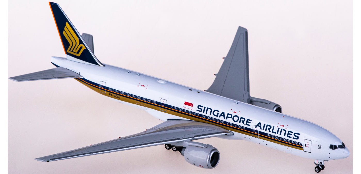 1:400 Phoenix PH04417 Singapore Airlines Boeing 777-200ER 9V-SQN+Free Tractor