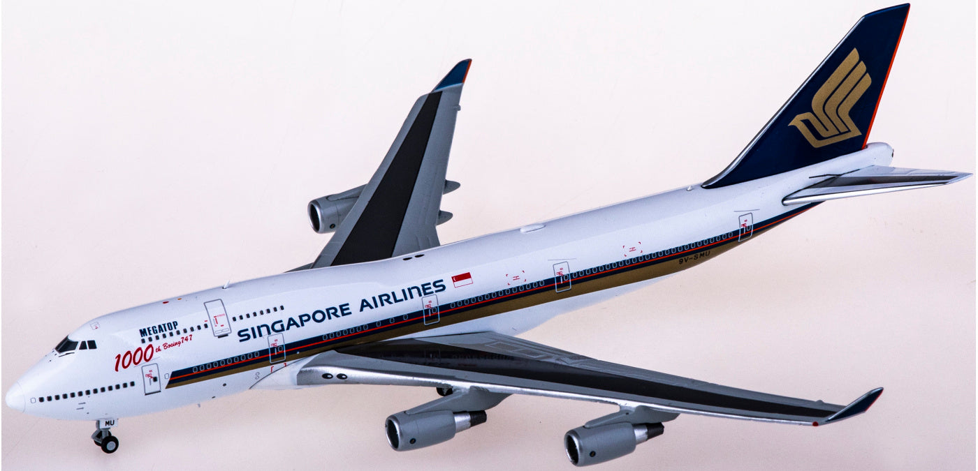 1:400 JC Wings EW4744004 Singapore Airlines Boeing 747-400 9V-SMU Aircraft Model+Free Tractor