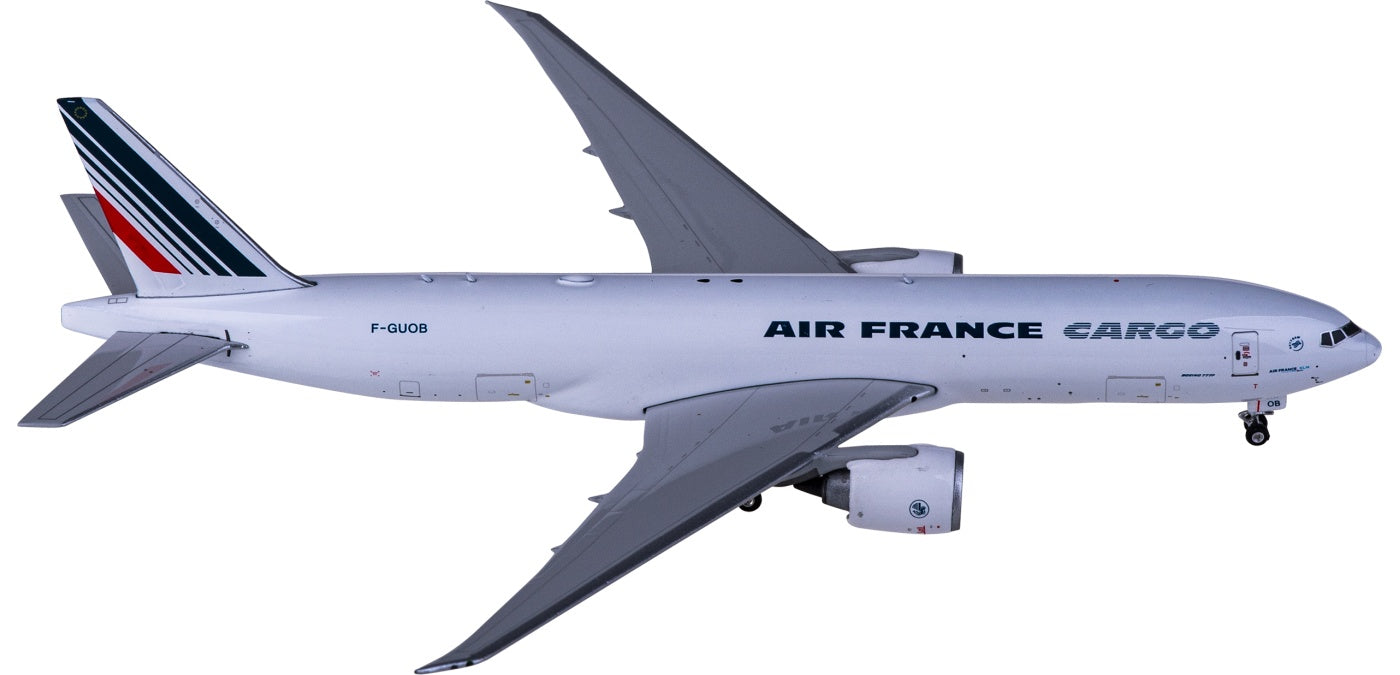 1:400 Phoenix PH11717 Air France Cargo Boeing 777-200 F-GUOB+Free Tractor