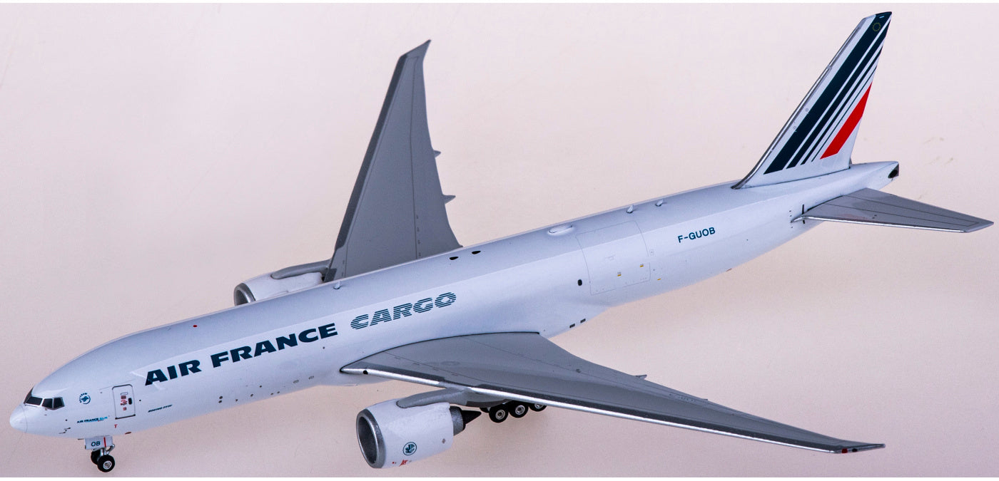 1:400 Phoenix PH11717 Air France Cargo Boeing 777-200 F-GUOB+Free Tractor
