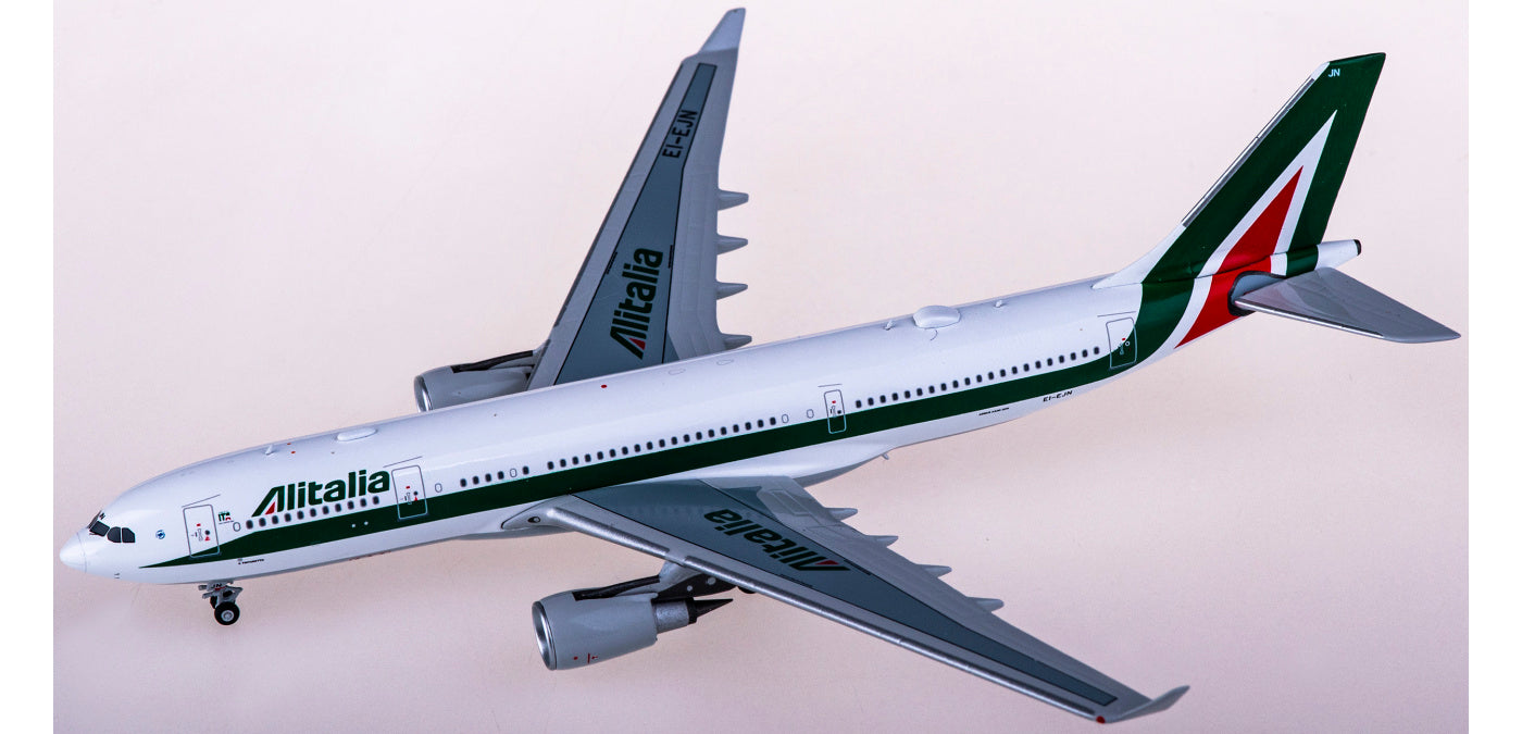 1:400 NG Models NG61036 ITA Airways Airbus A330-200 EI-EJN+Free Tractor