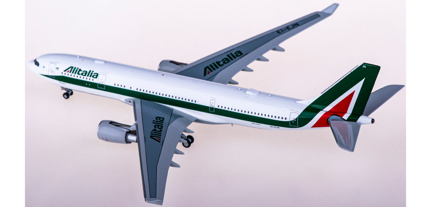 1:400 NG Models NG61036 ITA Airways Airbus A330-200 EI-EJN+Free Tractor