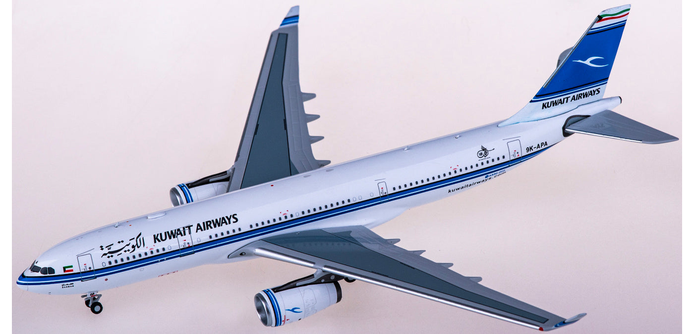 1:400 NG Models NG61039 Kuwait Airways Airbus A330-200 9K-APA+Free Tractor