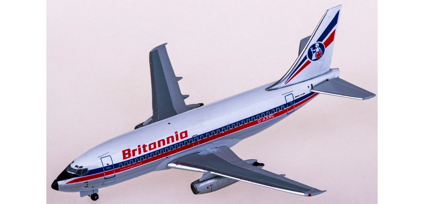 1:400 AeroClassics AC411056 Britannia Boeing 737-200 G-AXNC Aircraft Model+Free Tractor