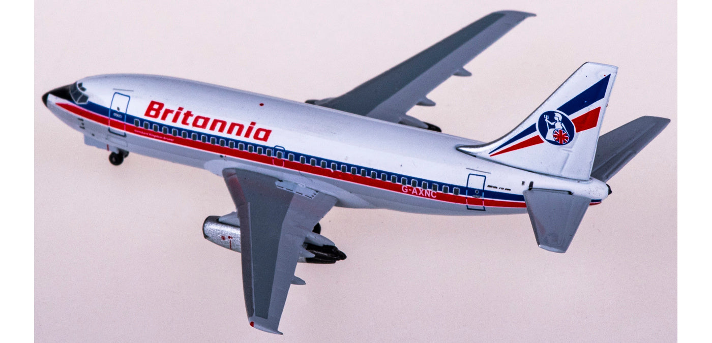 1:400 AeroClassics AC411056 Britannia Boeing 737-200 G-AXNC Aircraft Model+Free Tractor