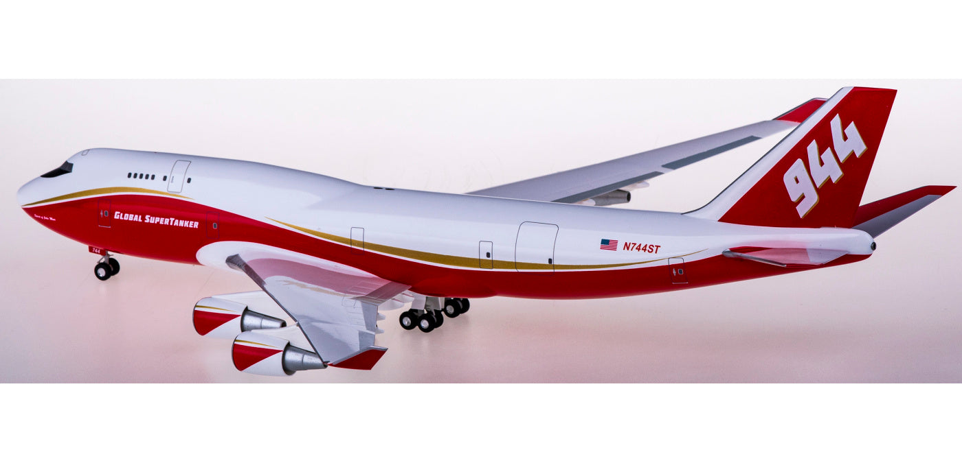 1:200 Hogan Wings HG11878GR Boeing 747-400 Global Supertanker N744ST