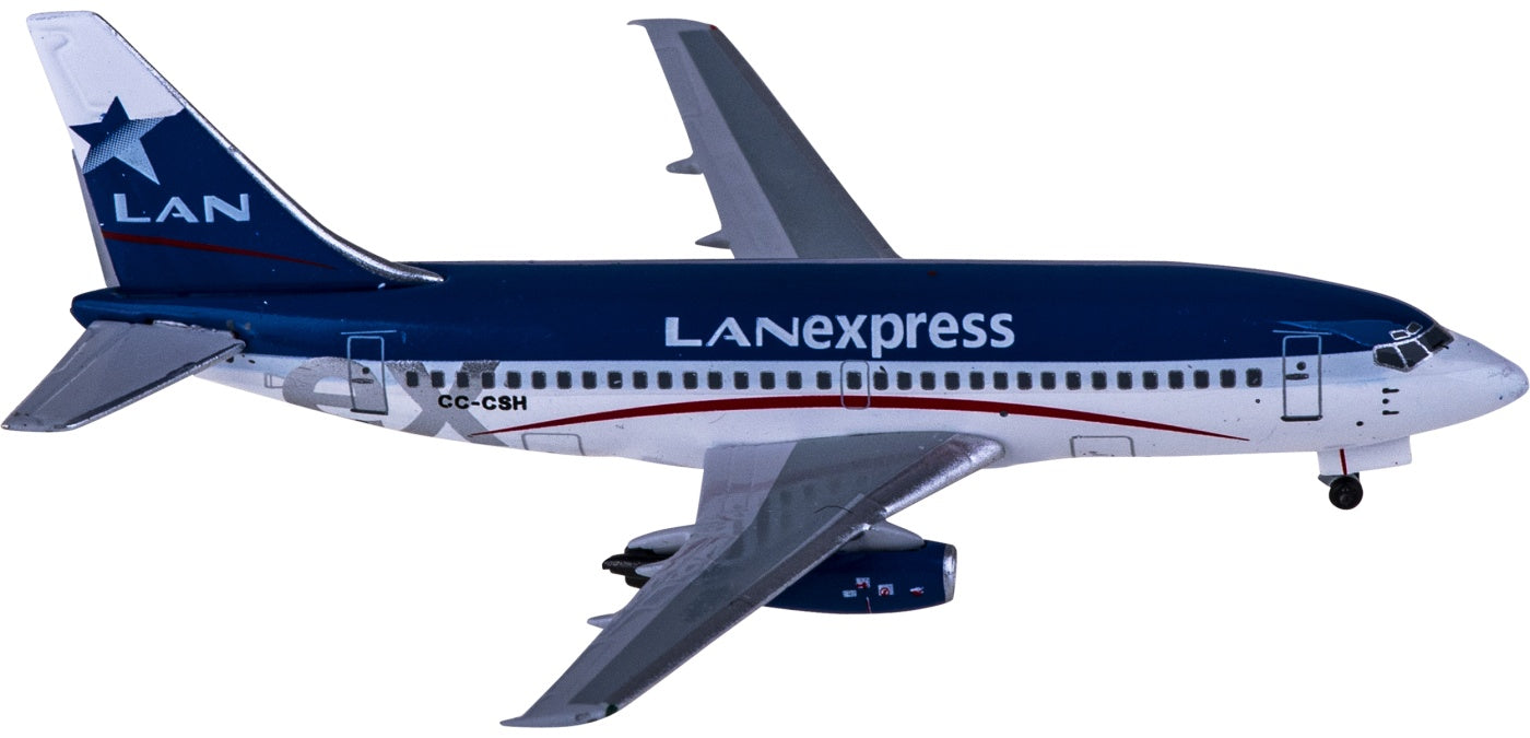 1:400 AeroClassics AC411060 LAN Airlines Express Boeing 737-200 CC-CSH Aircraft Model+Free Tractor
