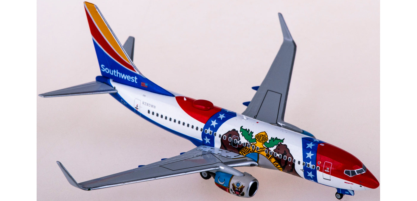 1:400 NG Models NG77015 Southwest Airlines Boeing 737-700 N280WN+Free Tractor