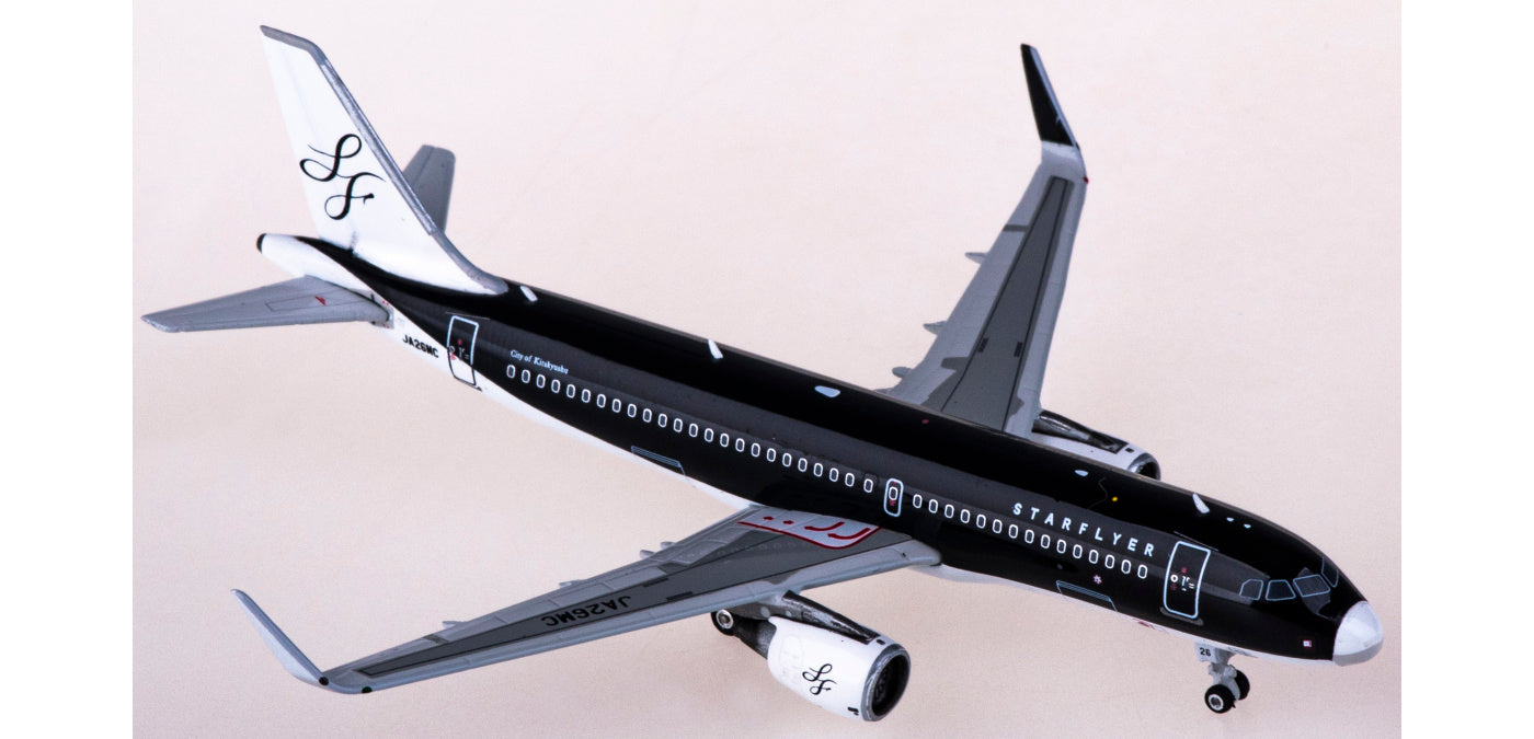 1:400 Phoenix PH04430 Star Flyer Airbus A320 JA26MC+Free Tractor