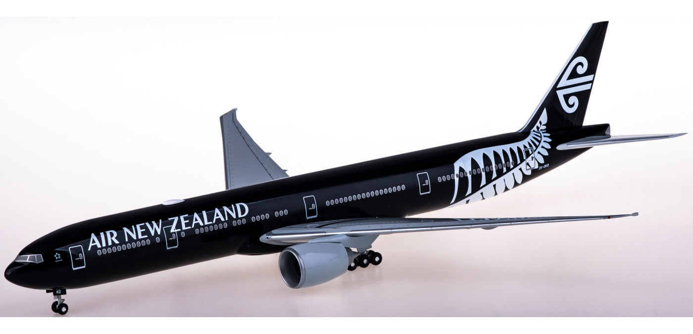 1:200 Hongan Wings HG11915GR Air New Zealand Boeing 777-300ER ZK-OKQ