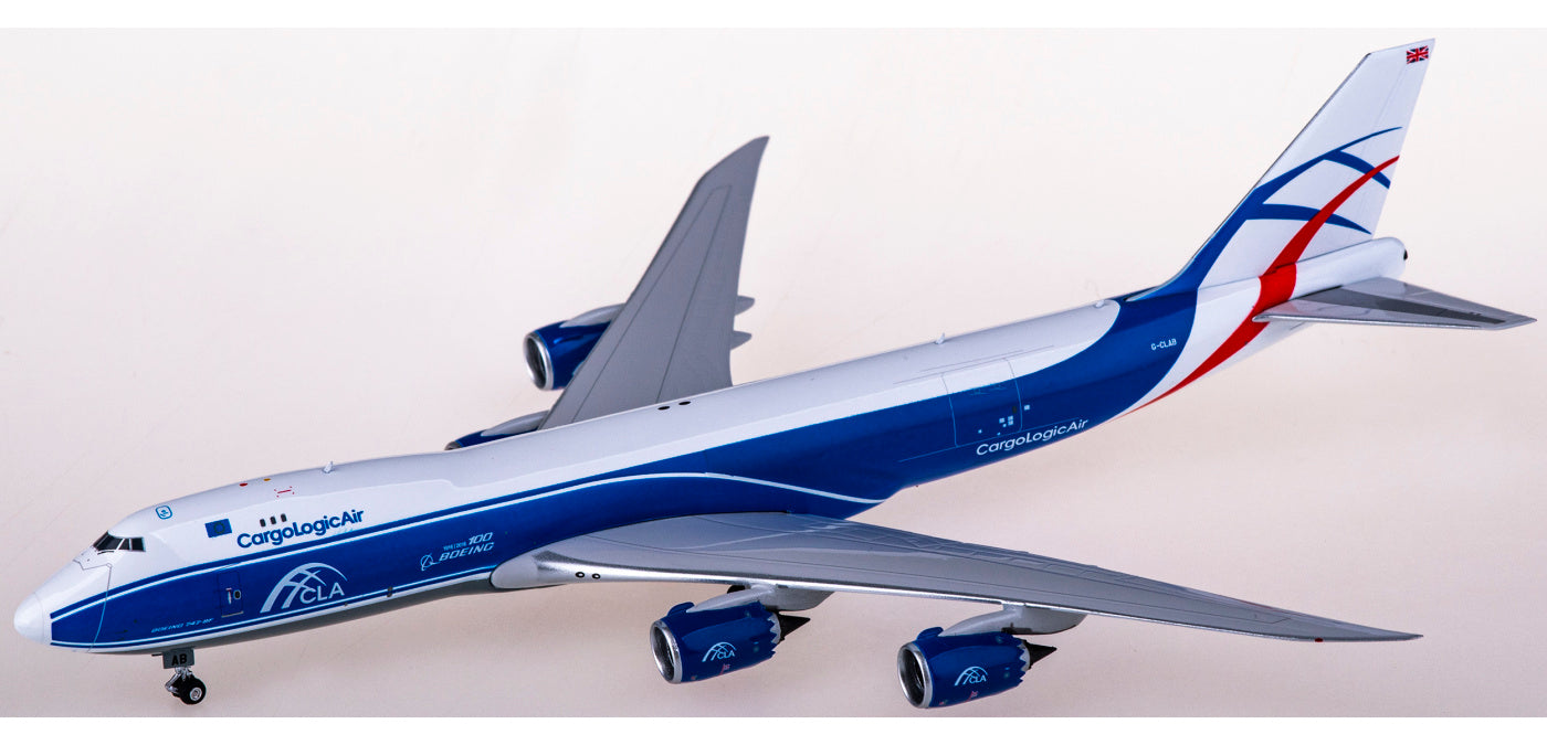 1:400 Phoenix PH11743 CargoLogicAir Boeing 747-8F G-CLAB+Free Tractor