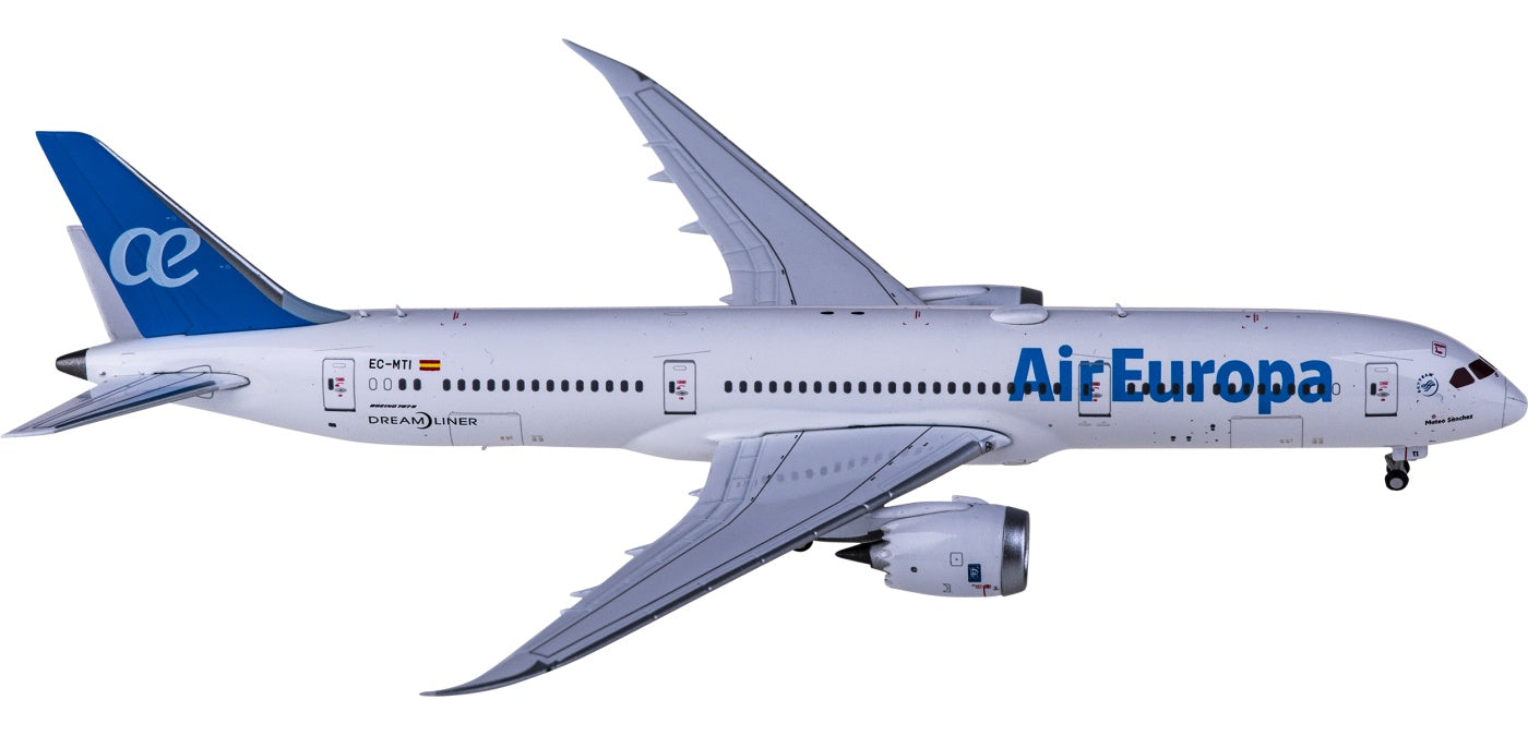 1:400 JC Wings XX4053 Air Europa Boeing 787-9 Dreamliner EC-MTI+Free Tractor