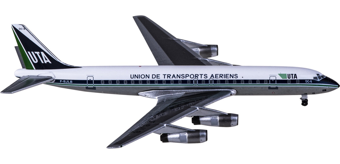 1:400 AeroClassics AC411026 UTA Douglas DC-8-53 F-BJLB Aircraft Model+Free Tractor