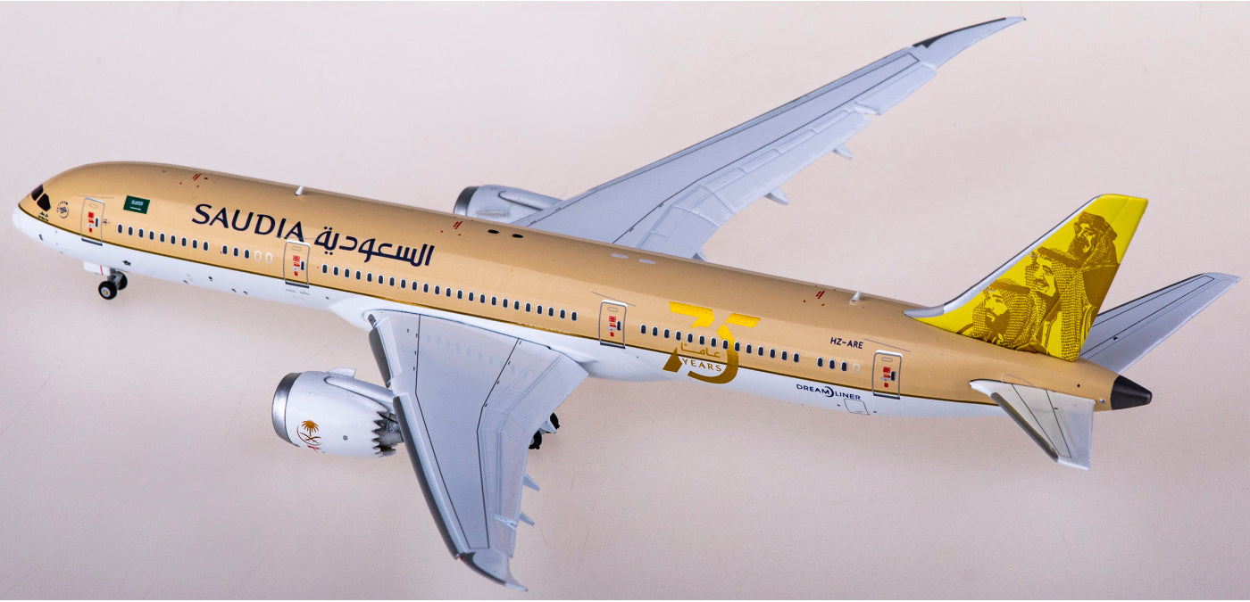 1:400 JC Wings LH4274A Saudia Boeing 787-9 HZ-ARE "Flaps Down"Aircraft Model+Free Tractor