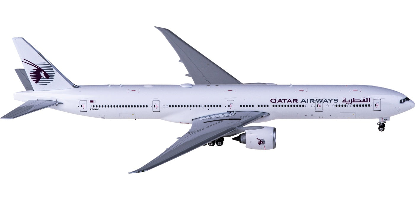1:400 Phoenix PH11748 Qatar Airways Boeing 777-300ER A7-BOC+Free Tractor