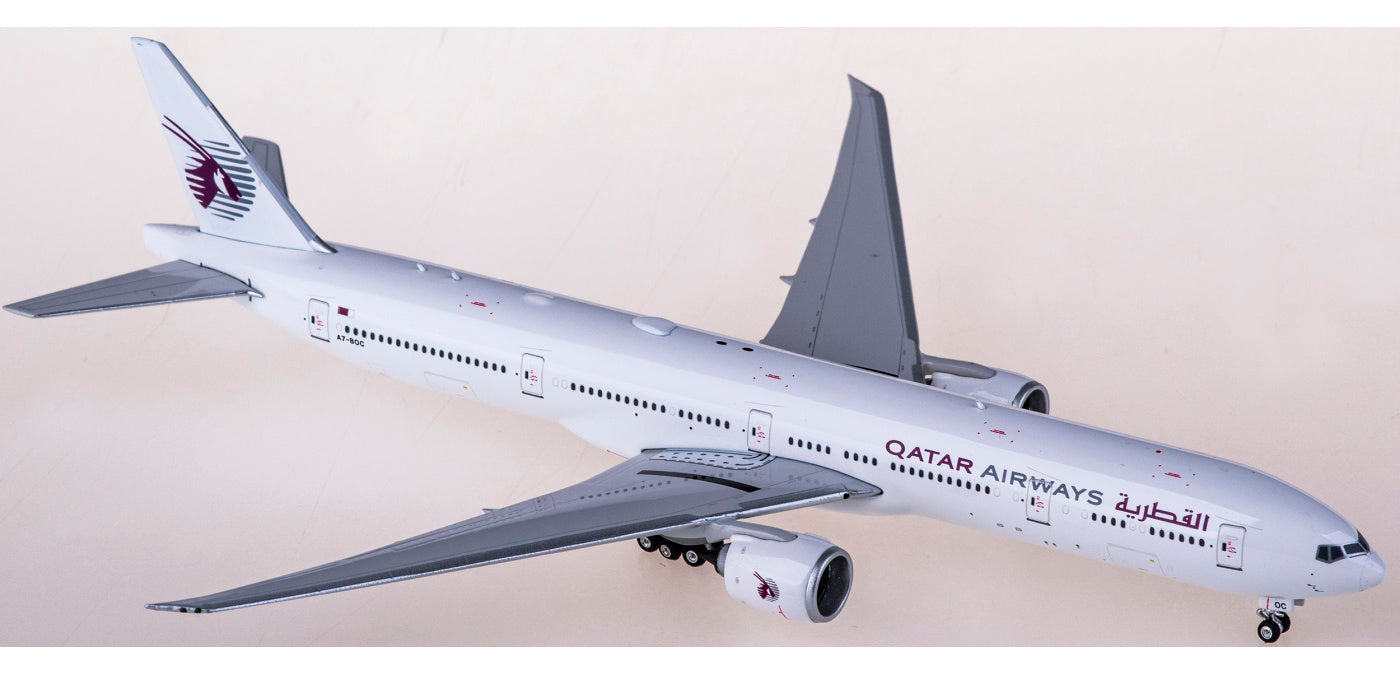 1:400 Phoenix PH11748 Qatar Airways Boeing 777-300ER A7-BOC+Free Tractor