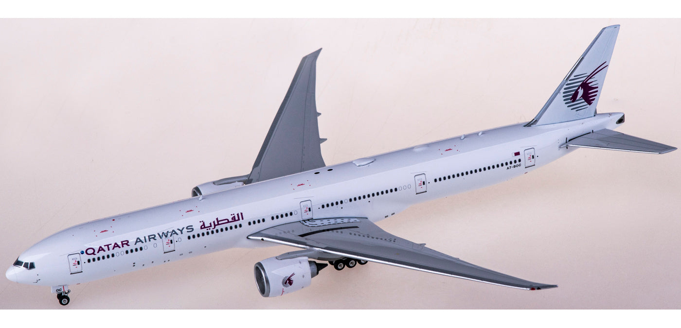 1:400 Phoenix PH11748 Qatar Airways Boeing 777-300ER A7-BOC+Free Tractor
