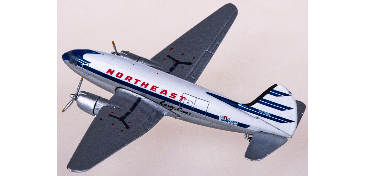 1:400 AeroClassics AC411116 Northeast Airlines Curtiss C-46 N4718N Aircraft Model+Free Tractor