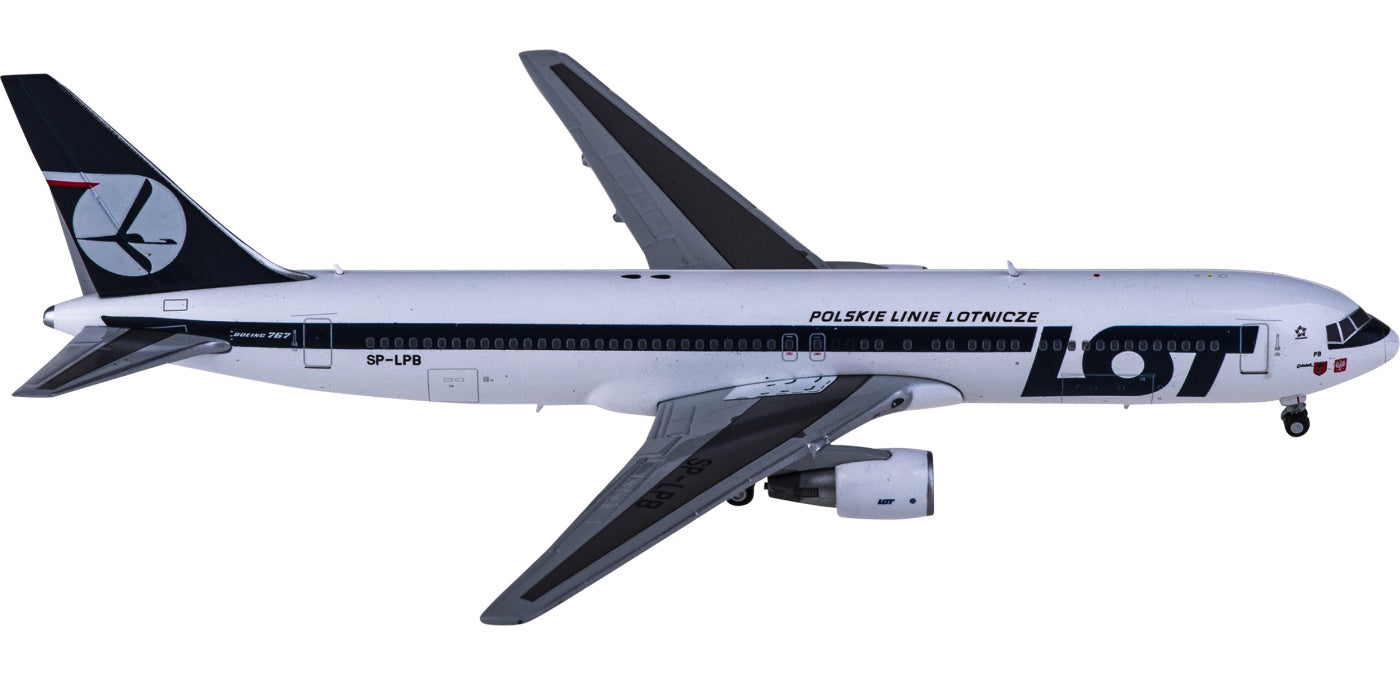 1:400 JC Wings XX40055 LOT Boeing 767-300ER SP-LPB+Free Tractor