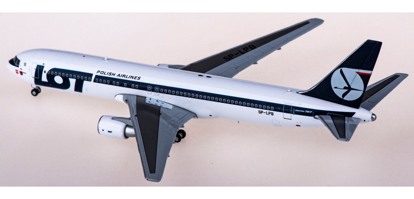 1:400 JC Wings XX40055 LOT Boeing 767-300ER SP-LPB+Free Tractor