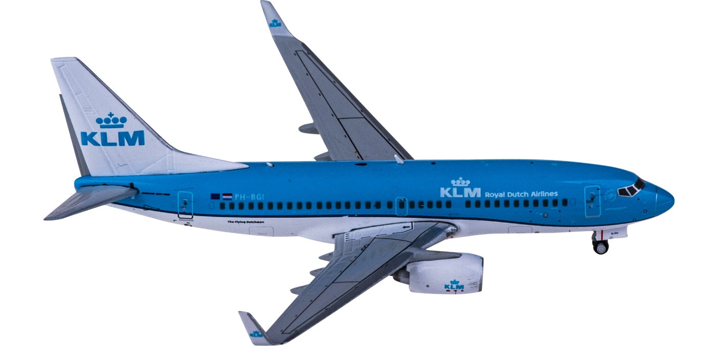 1:400 Geminijets GJKLM1998 KLM Boeing 737-700 PH-BGI+Free Tractor