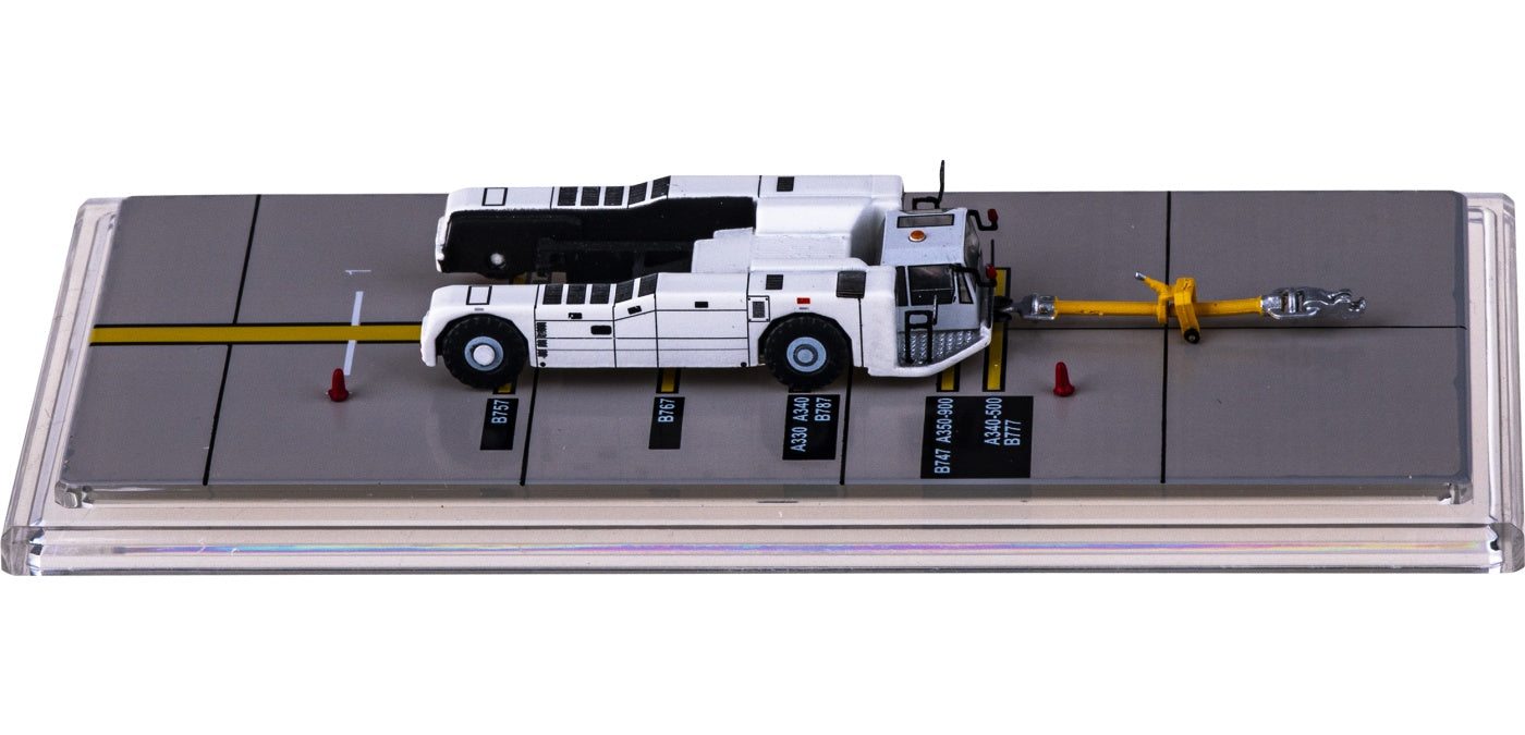 1:200 JC Wings GSE2AST101 Airport Tractor turck (Blank)