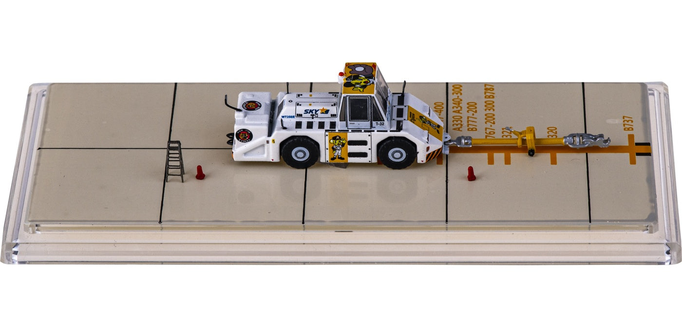 1:200 JC Wings GSE2WT250E06 Skymark WT250E Airport Tractor turck