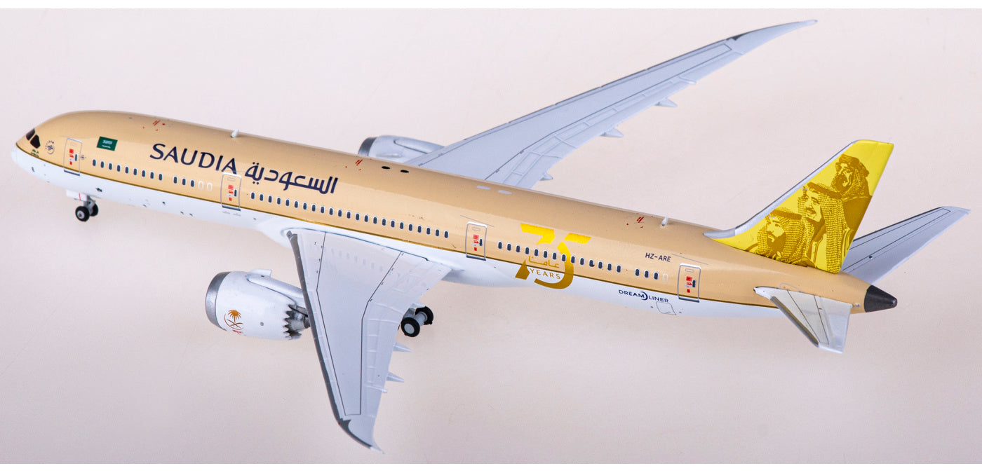1:400 JC Wings LH4274 Saudia Boeing 787-9 HZ-ARE+Free Tractor