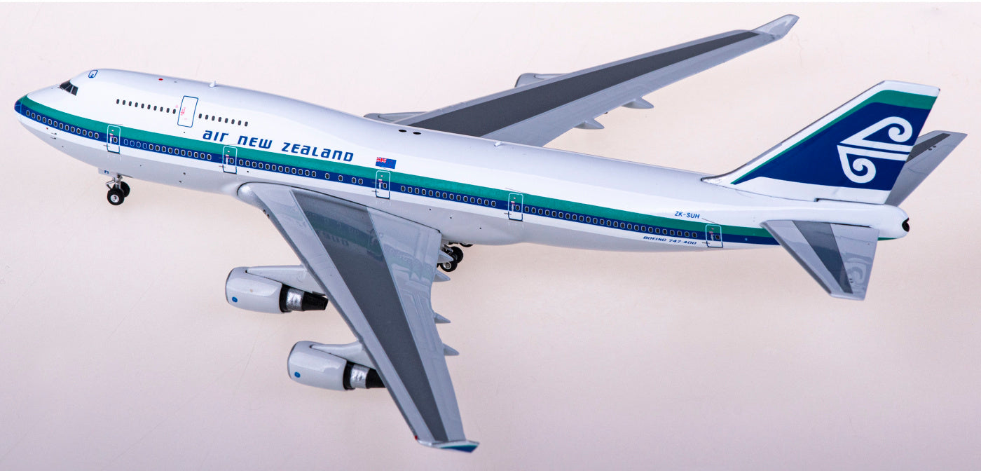 1:400 Phoenix PH11770 Air New Zealand Boeing 747-400 ZK-SUH+Free Tractor