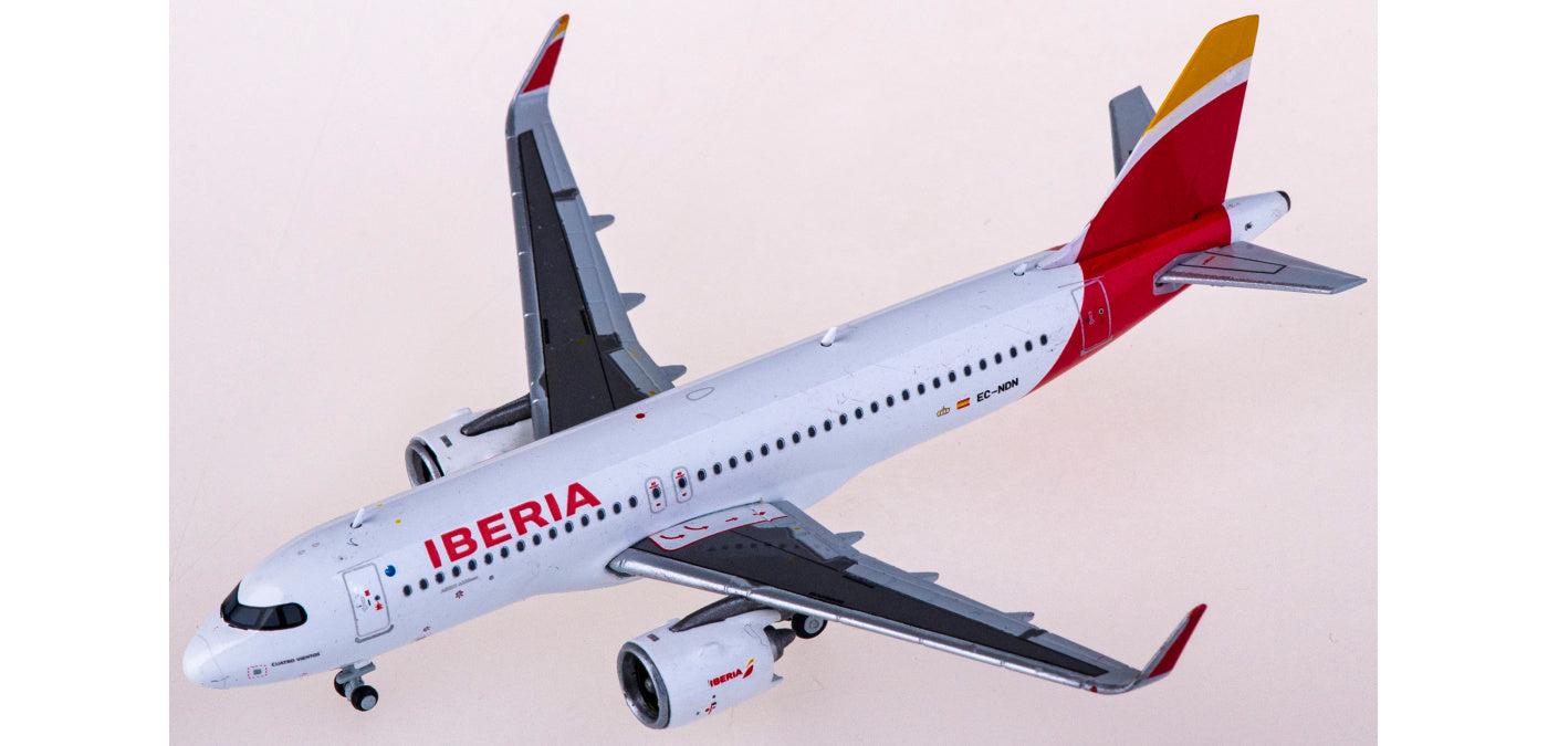 1:400 JC Wings XX4242 Iberia Airbus A320neo EC-NDN Aircraft Model+Free Tractor