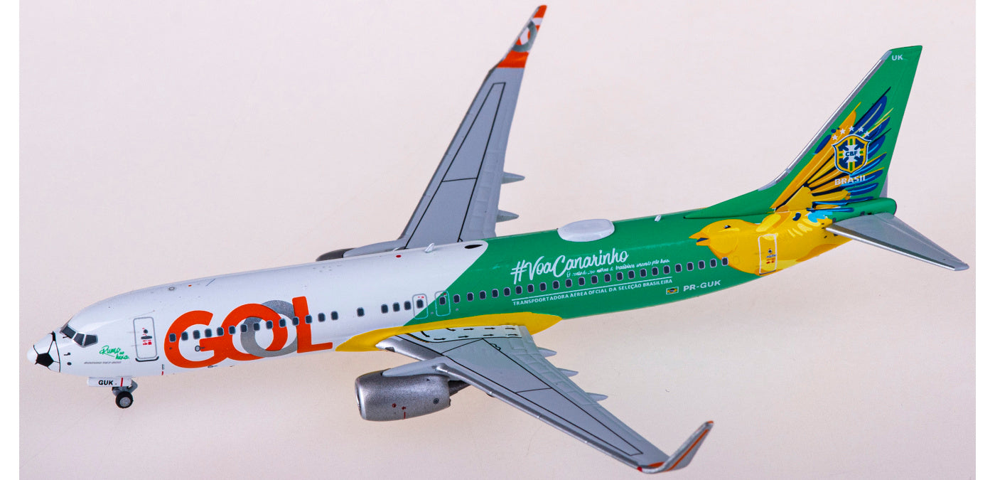 1:400 NG Models NG58138 GOL Boeing 737-800 PR-GUK+Free Tractor
