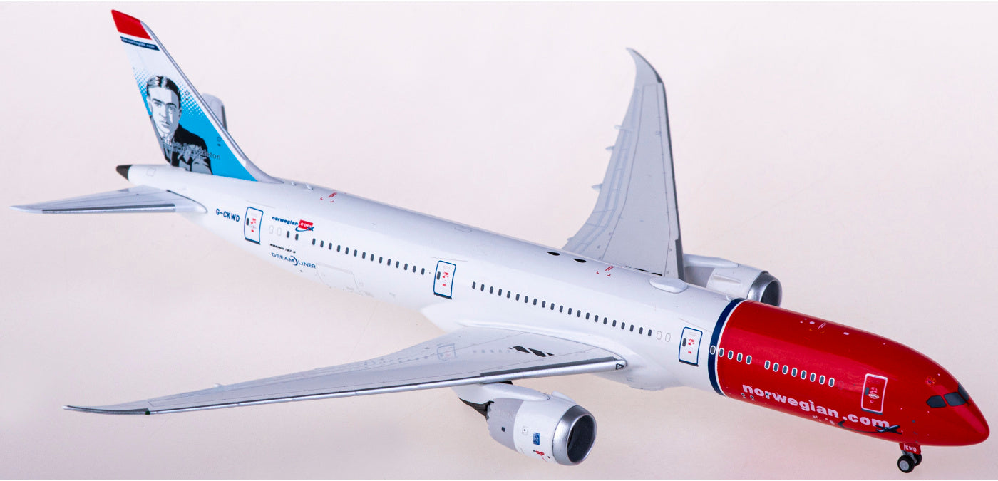 1:400 NG Models NG55087 Norwegian Air Shuttle Boeing 787-9 G-CKWD+Free Tractor