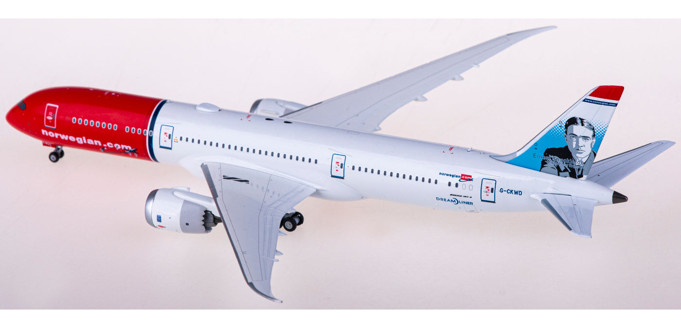 1:400 NG Models NG55087 Norwegian Air Shuttle Boeing 787-9 G-CKWD+Free Tractor