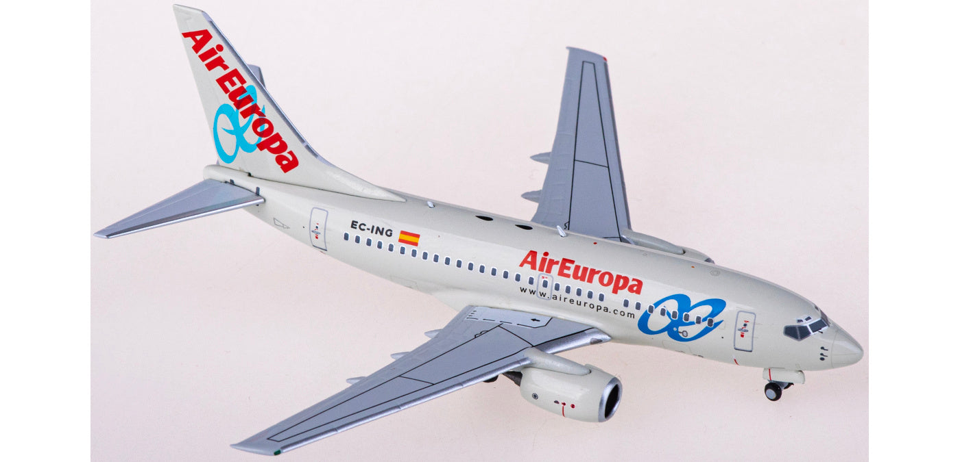 1:400 NG Models NG76005 Air Europa Boeing 737-600 EC-ING+Free Tractor