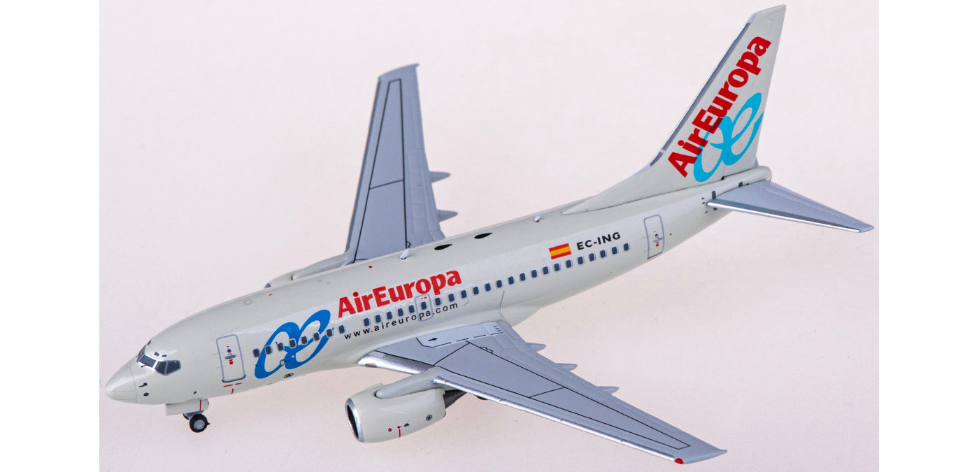 1:400 NG Models NG76005 Air Europa Boeing 737-600 EC-ING+Free Tractor