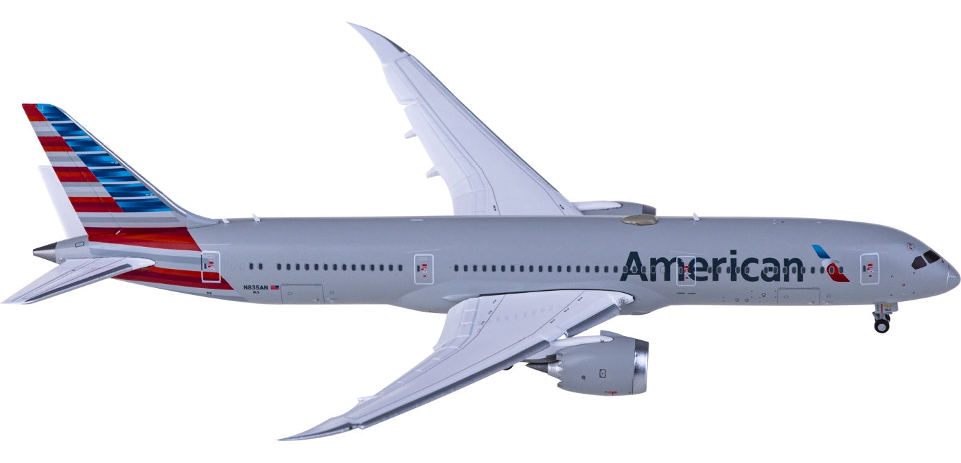 1:400 Geminijets GJAAL2088F American Airlines Boeing 787-9 N835AN "Flaps Down" Aircraft Model+Free Tractor