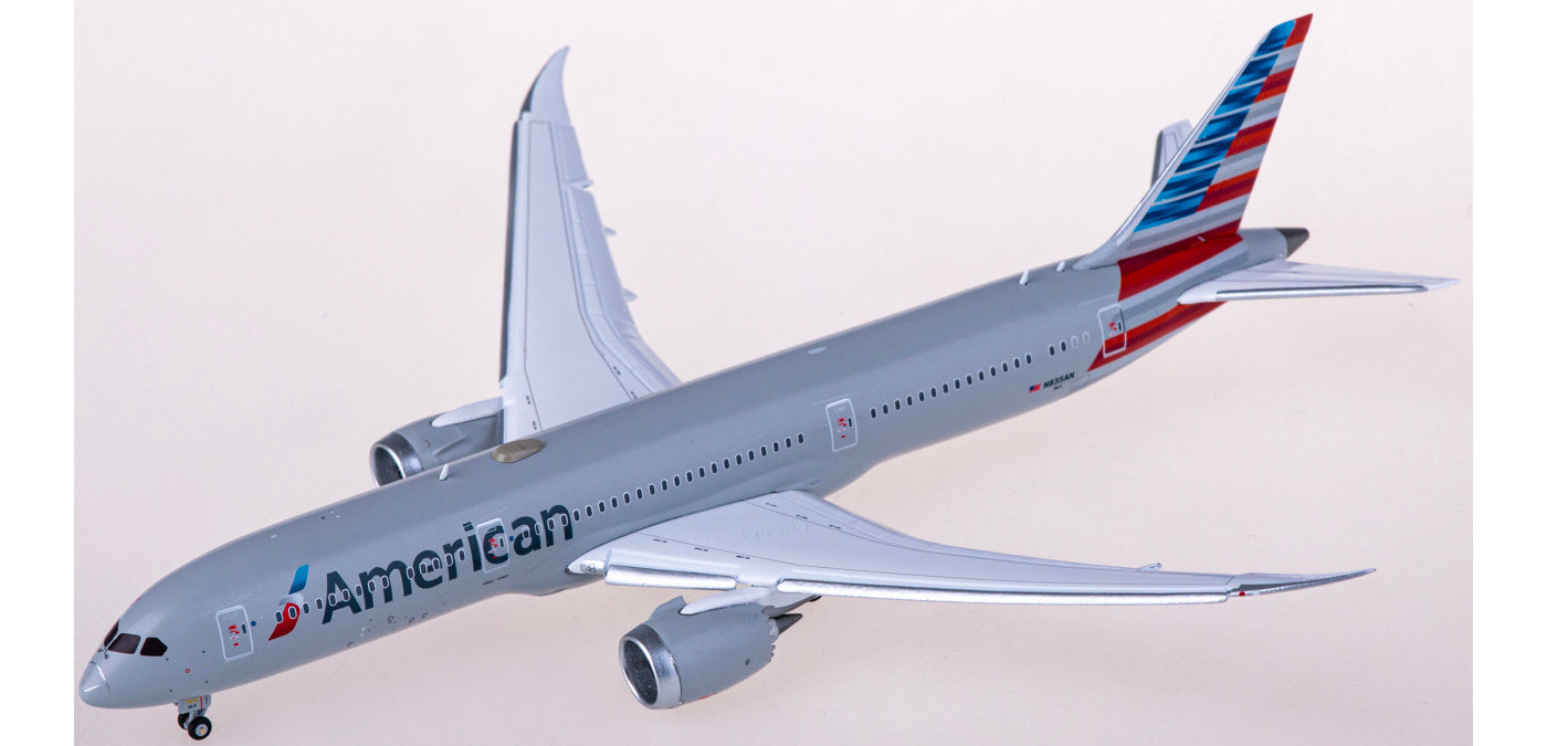 1:400 Geminijets GJAAL2088F American Airlines Boeing 787-9 N835AN "Flaps Down" Aircraft Model+Free Tractor