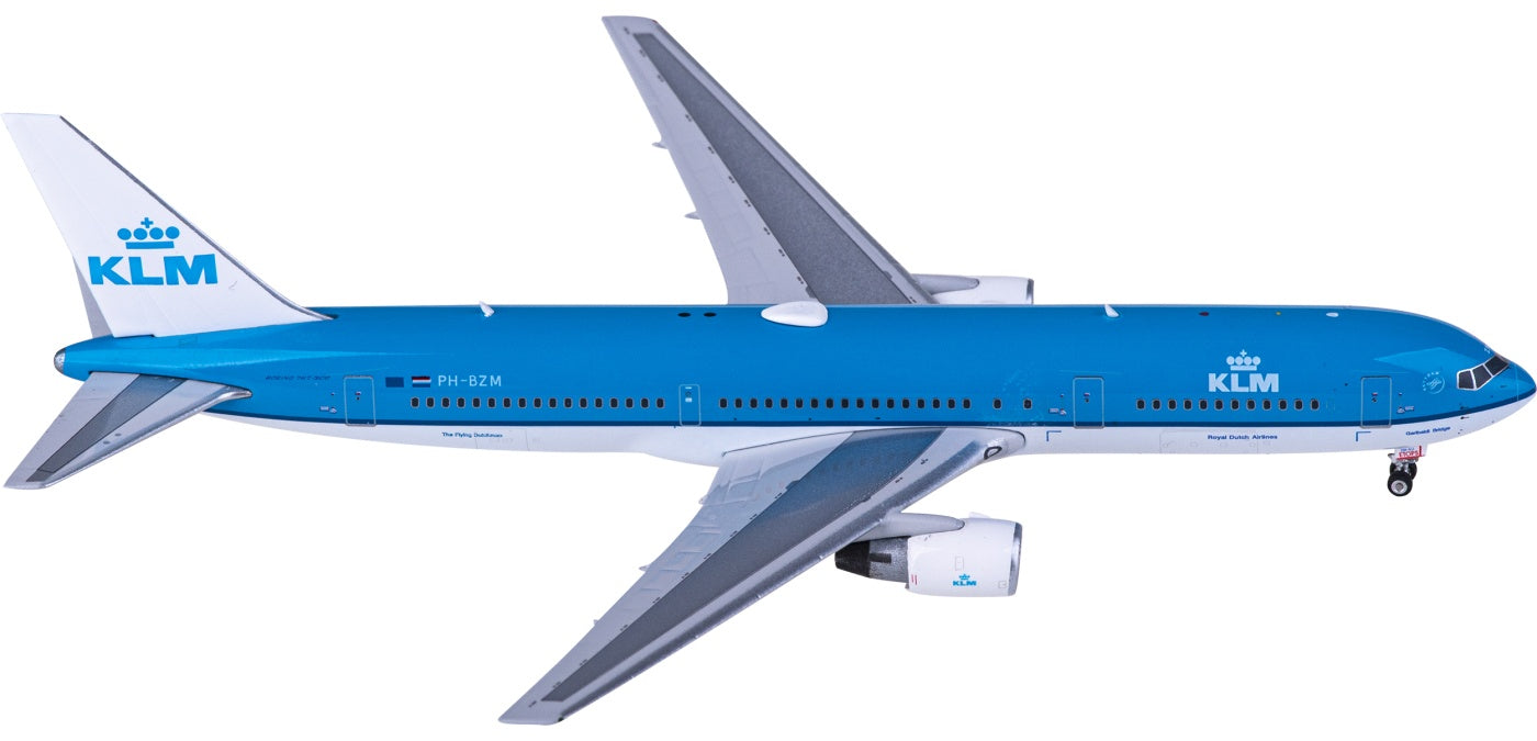 1:400 Phoenix PH11780 KLM Boeing 767-300ER PH-BZM+Free Tractor